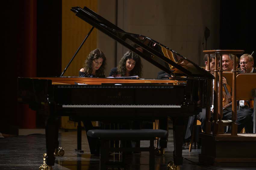 29 08 2022 Orquesta Filarmónica Checa hermanas Labeque Orfeón DOnostiarra SANTANDER 41 1