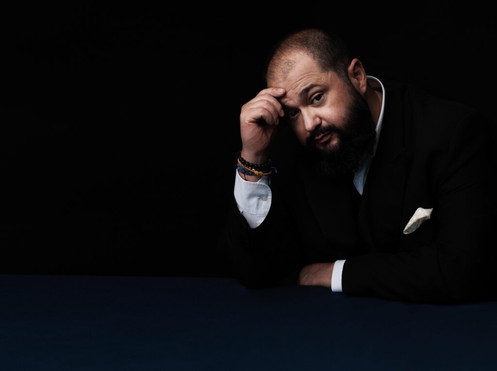 Celso_Albelo_tenor__Leila_Leam.jpg