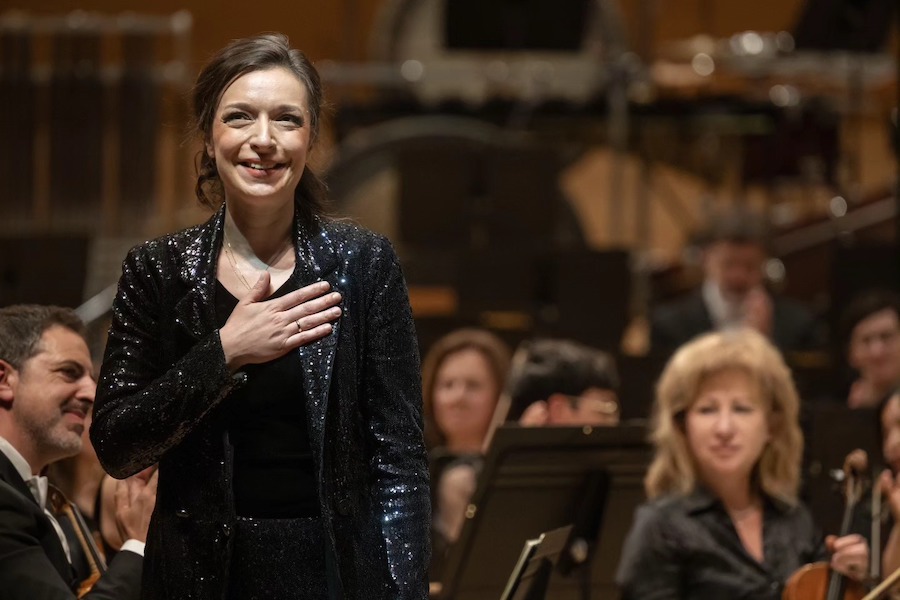 La directora Stephanie Childress y la pianista Yulianna Avdeeva interpretan el Segundo de Chopin con la OBC