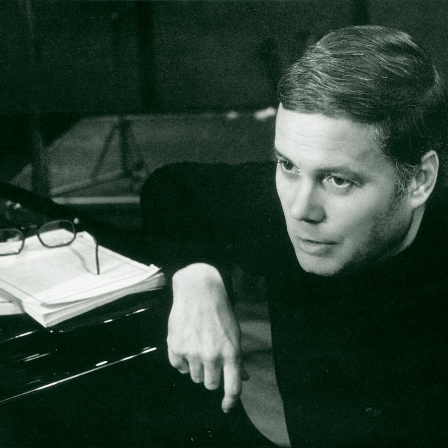 Dietrich_Fischer_Dieskau_Photographer-_Ilse_Buhs_Copyright-_Warner_Classics_copia.jpg