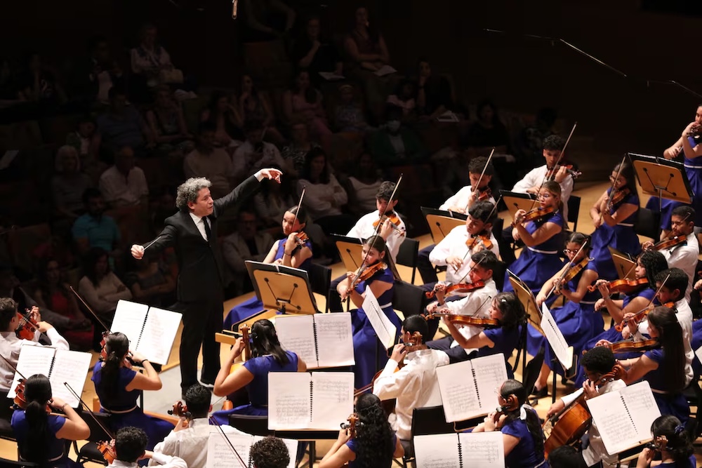 Dudamel_Sinfonica_Nacional_Juvenil_Venezuela.jpeg