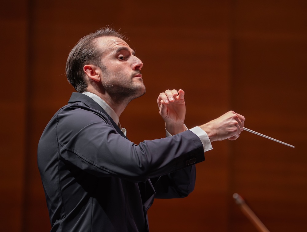 François López-Ferrer al frente de Euskadiko Orkestra con obras de Bernaola, Saint-Saëns y Mendelssohn