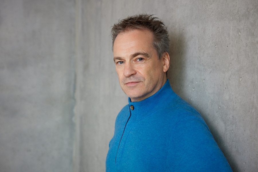 Jonathan_Nott_c_Guillaume_Megevand.jpg