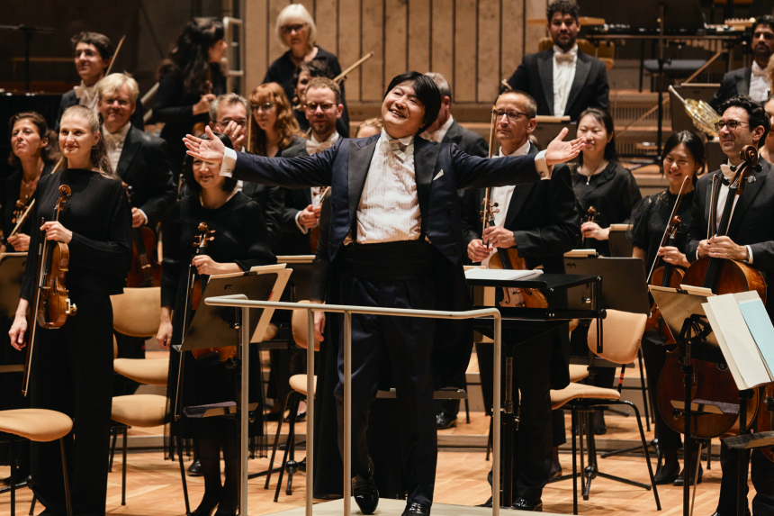 KazukiYamada_DSO_Symphoniekonzert_MFB_c_Fabian_Schellhorn.jpg