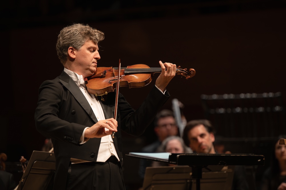 Ludovic Morlot al frente la OBC en L’Auditori con obras de Bernstein y Gershwin, con James Ehnes como solista