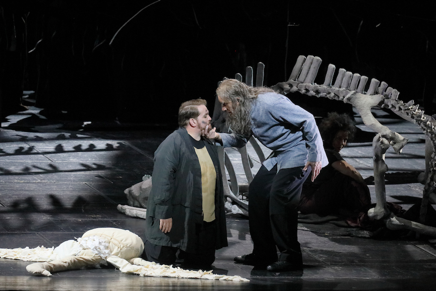 Parsifal_2024_C.Hilley_T.Nazmi_c_Wilfried_Hoesl.jpg