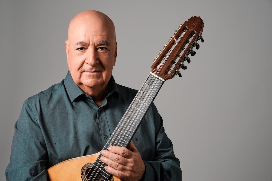 Pedro Chamorro: "Hay que dignificar los instrumentos de púa en las salas de concierto"