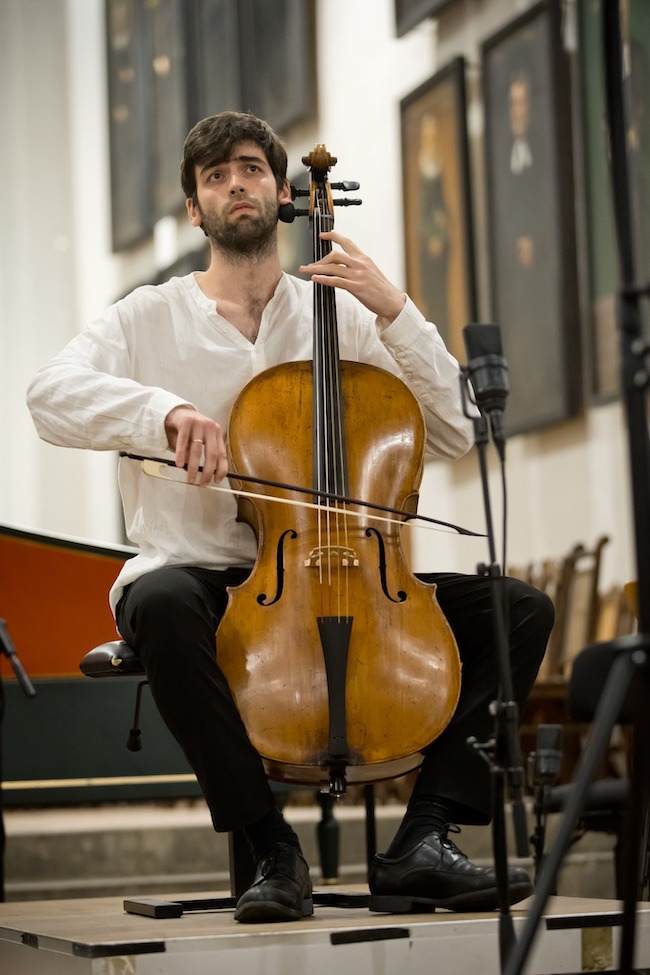 Victor_Garcia_Garcia_cellist.jpg