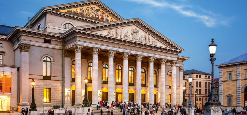 BayerischeStaatsoper Felix Loechner