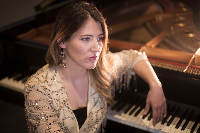 Dolores Gaitan pianista