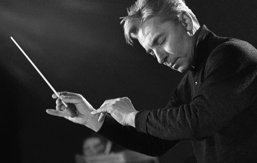 Karajan blanco negro retrato
