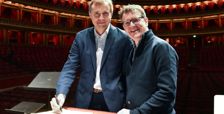 Vasily Petrenko renueva su titularidad al frente de la Royal Philharmonic Orchestra hasta 2030