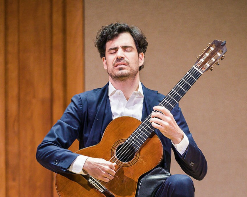 Pablo Sainz-Villegas toca el "Concierto de Aranjuez" con la Sinfónica de Navarra