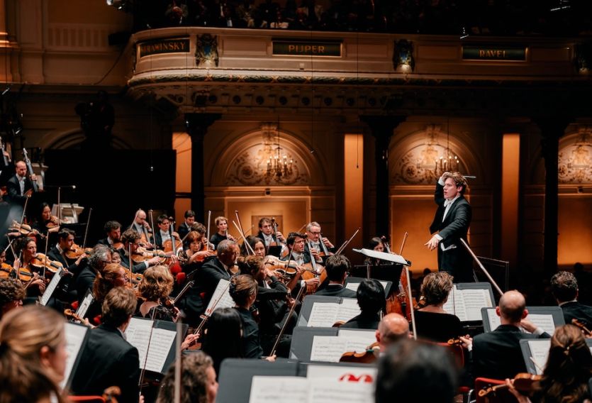Klaus Mäkelä dirige la Primera sinfonía de Mahler en Ámsterdam, al frente de la Orquesta del Concertgebouw