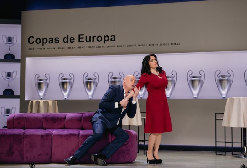 El Teatro de la Zarzuela estrena una nueva producción de 'Jugar con fuego' de Barbieri, con escena de Marina Bollaín