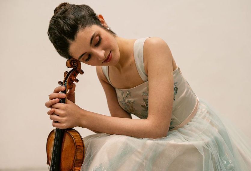 La violinista María Dueñas protagonizará el concierto de los Premios Nobel en 2025, junto a Semyon Bychkov