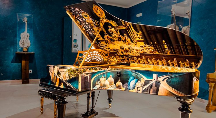 piano bechstein pintado toledo