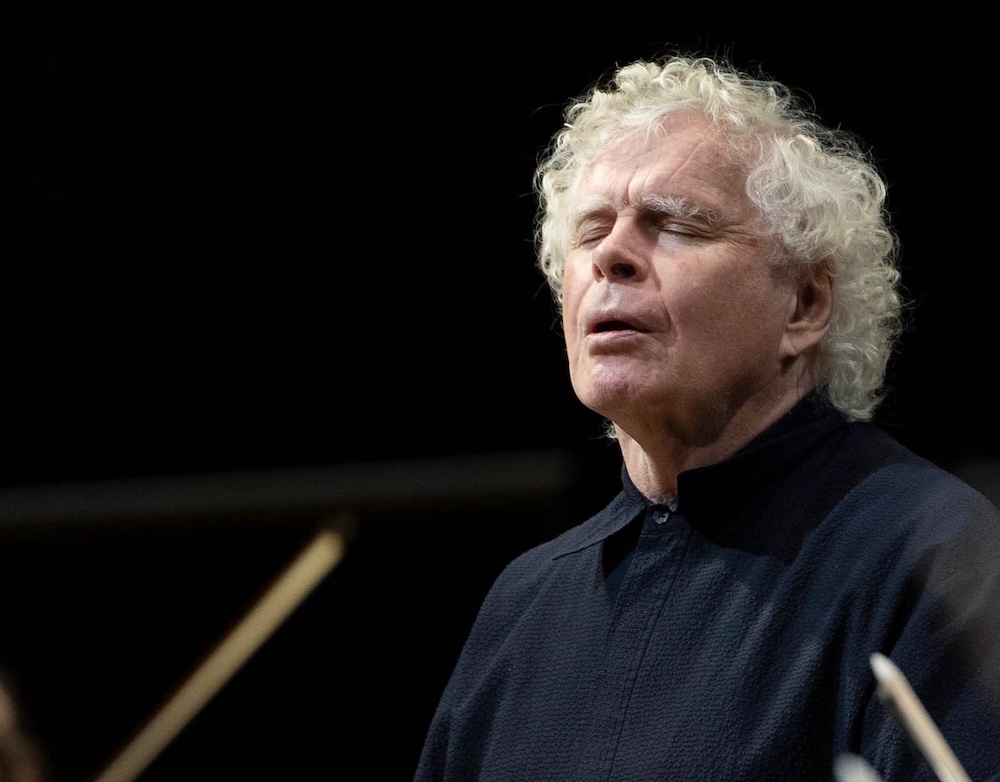 La Orquesta Sinfónica de la Radio Bávara renueva a Simon Rattle como director titular hasta 2033