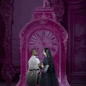 Les Arts escenifica 'La Cenerentola' de Rossini, en una producción de Laurent Pelly