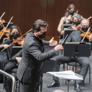 Robert Treviño dirige la Quinta sinfonía de Brucker con la Euskadiko Orkestra