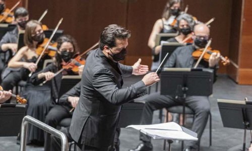 Robert Treviño dirige la Quinta sinfonía de Brucker con la Euskadiko Orkestra