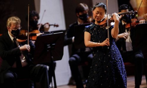 La Orquestra Camera Musicae y Tomàs Grau celebran su 15 aniversario junto a la violinista Midori