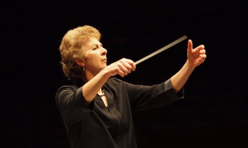 La directora británica Jane Glover debuta al frente de la Filarmónica de Gran Canaria con un monográfico dedicado a Haydn   