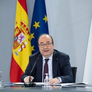 Miquel Iceta sucede a Rodríguez Uribes al frente del Ministerio de Cultura