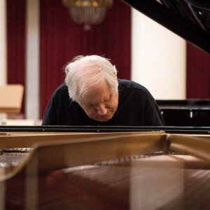 El pianista Grigory Sokolov visita San Sebastián y Santander con sendos recitales