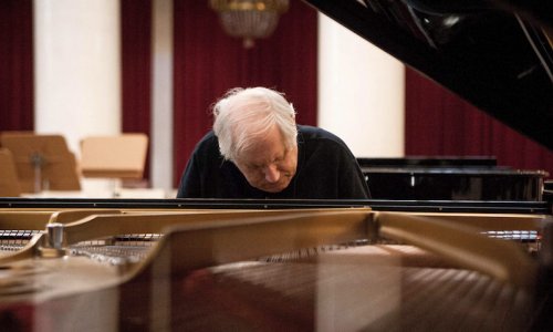 El pianista Grigory Sokolov visita San Sebastián y Santander con sendos recitales