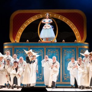 Benjamin Bernheim y Olga Peretyatko protagonizan "Les contes d'Hoffmann" en Hamburgo