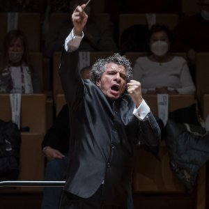 Giancarlo Guerrero dirige "El anillo sin palabras" con la OSCyL