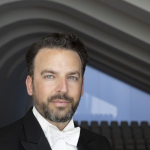 James Gaffigan, nuevo director musical de la Komische Oper de Berlín   