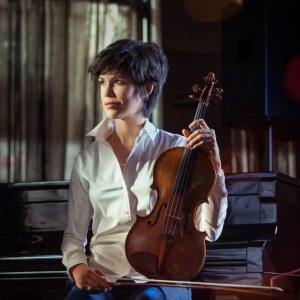 Isabel Villanueva toca el "Concierto para viola" de Bartók con la Filarmónica de Málaga