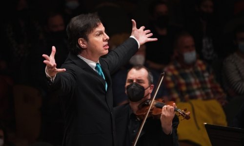 Teodor Currentzis y Antoine Tamestit con la SWR Stuttgart en La Filarmónica