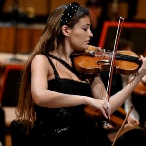 Nicola Benedetti y Santtu-Matias Rouvali de gira por España con la Philharmonia Orchestra