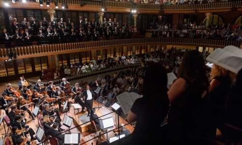 Gustavo Gimeno y la Filarmónica de Luxemburgo visitan el Palau con obras de Messiaen y Puccini