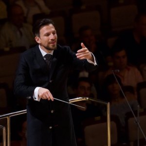 Cornelius Meister dirige obras de Viðar, Strauss y Zemlinsky al frente de la Orquesta Nacional de España