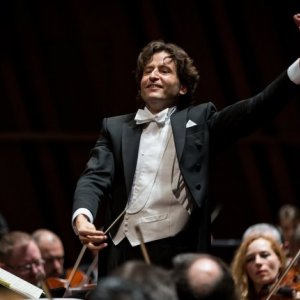 Gustavo Gimeno, de gira por Europa con la European Union Youth Orchestra
