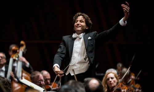 Gustavo Gimeno, de gira por Europa con la European Union Youth Orchestra