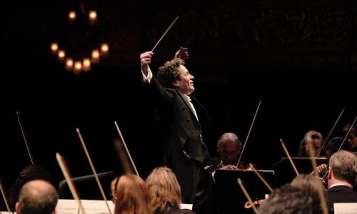 Gustavo Dudamel dirige la Novena de Mahler en el Liceu, con la Orquesta de la Ópera de París