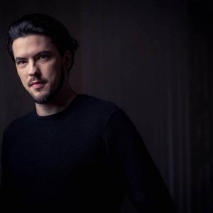 Andrè Schuen debuta en Les Arts con un concierto junto a la Orquestra de la Comunitat Valenciana