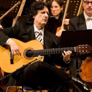 Juanjo Mena dirige Albéniz, Beethoven y el "Concierto Al-Andalus" de Cañizares con la Sinfónica de Galicia