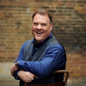 Bryn Terfel recoge firmas para que el Gobierno británico devuelva los fondos públicos a la English National Opera