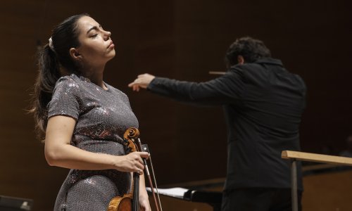 La violista Sara Ferrández regresa a l´Auditori junto a Cristian Macelaru y la OBC
