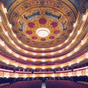 El Gran Teatre del Liceu pregunta a su público a qué hora prefiere que empiecen las funciones