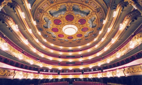 El Gran Teatre del Liceu pregunta a su público a qué hora prefiere que empiecen las funciones