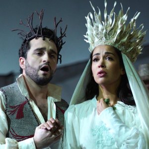 Nadine Sierra y Xabier Anduaga protagonizan "La sonnambula" en el Teatro Real, bajo la dirección de Bárbara Lluch