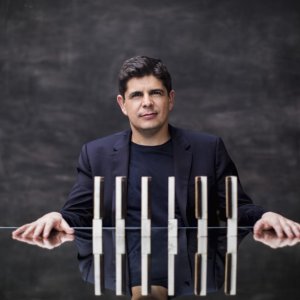Javier Perianes y Gustavo Gimeno, mano a mano con Mozart en Les Arts de València