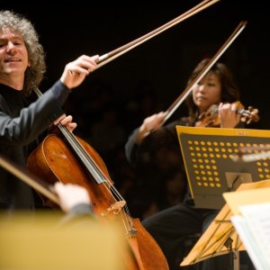 Steven Isserlis toca conciertos para chelo de C.P.E.Bach y Boccherini con Tiento Nuovo en el CNDM